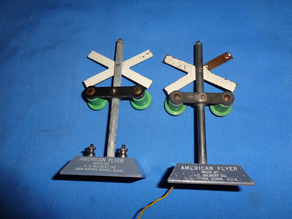 2 American Flyer #760 Automatic Highway Flasher's. Working