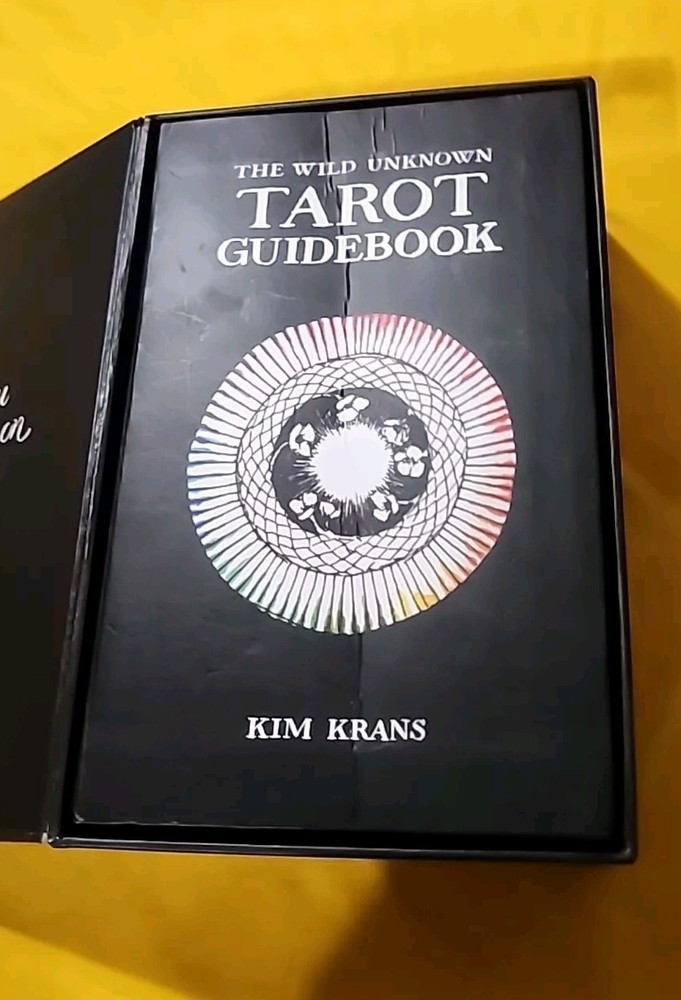 The Wild Unknown Tarot Deck and Guidebook (Official Keepsake Box Set) (Hardback