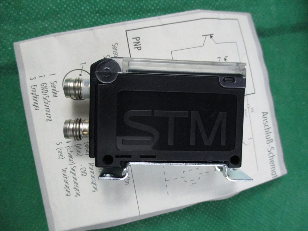 STM V8-BP-03 DIGITAL AMPLIFIER SENSOR NEW IN BOX