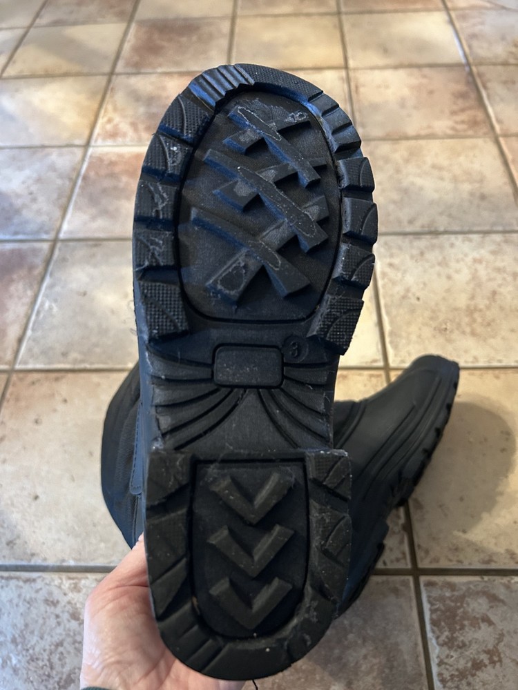Snowkicks Size 3 Boys Black snow boots