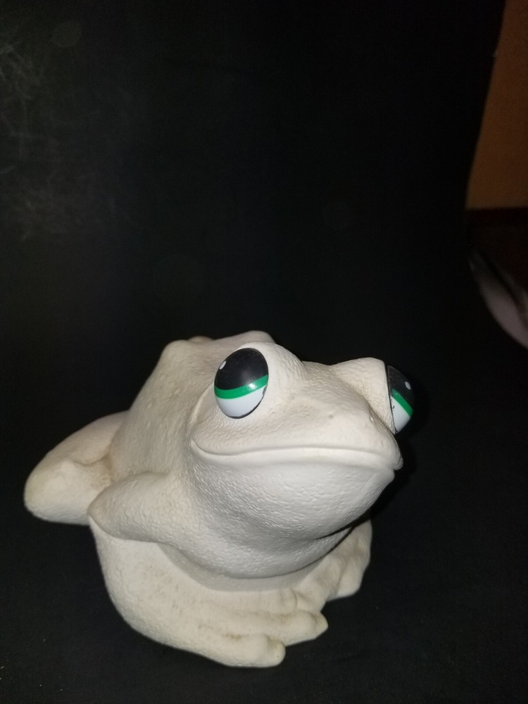 Ceramic bisqueware Frog, Unpainted
