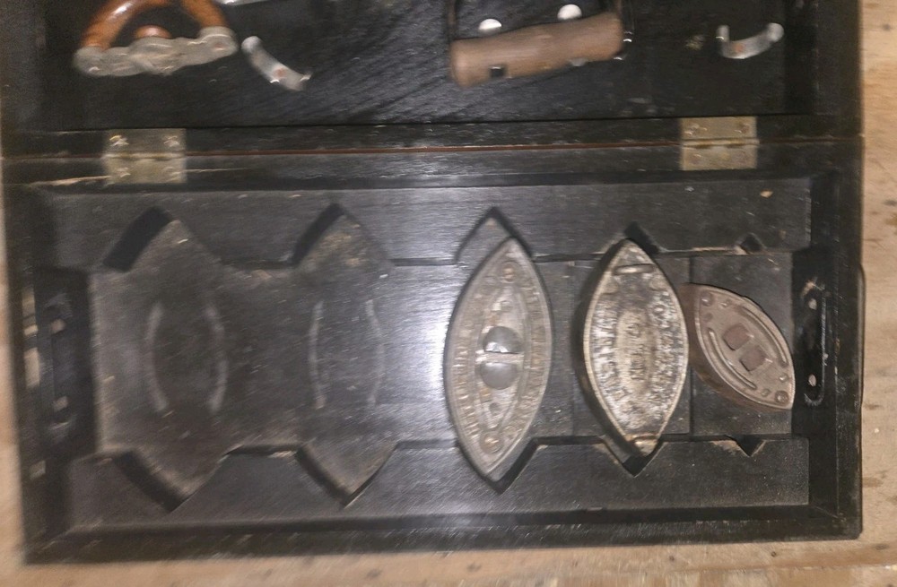 Enterprise Sad Iron Display Box Container W/ 3 Irons.
