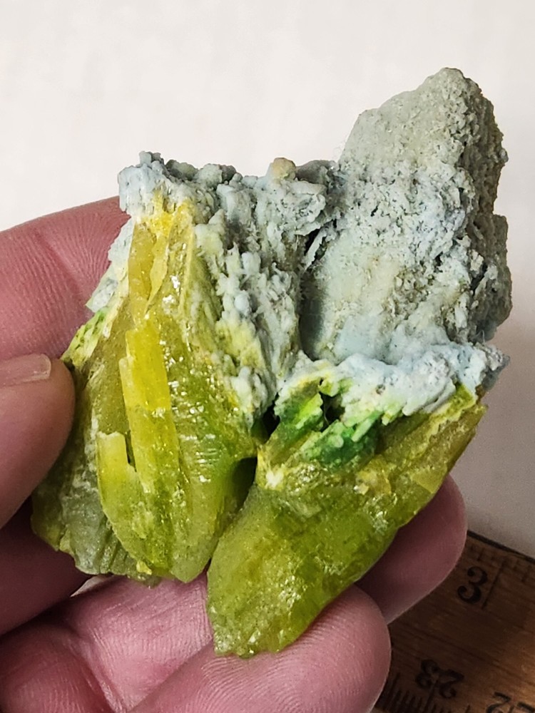 Stunning Plumbogummite on Pyromorphite specimen