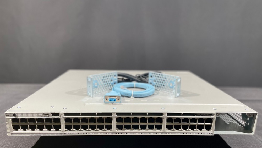 Cisco WS-C3850-48F-E Stackable 48 10/100/1000 Ethernet PoE+ 1100WAC 1RU