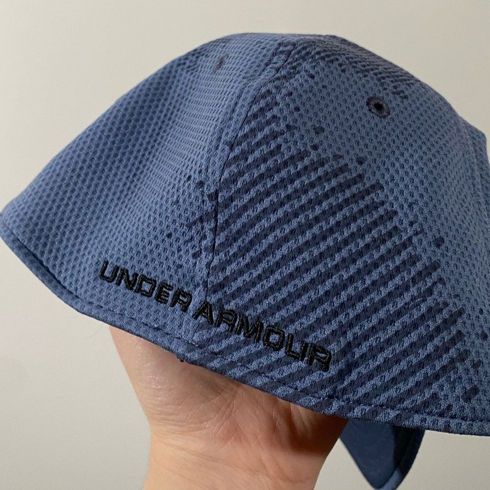 UA Boys Baseball Hat Blue Gray Patterned Stretch Size M/L