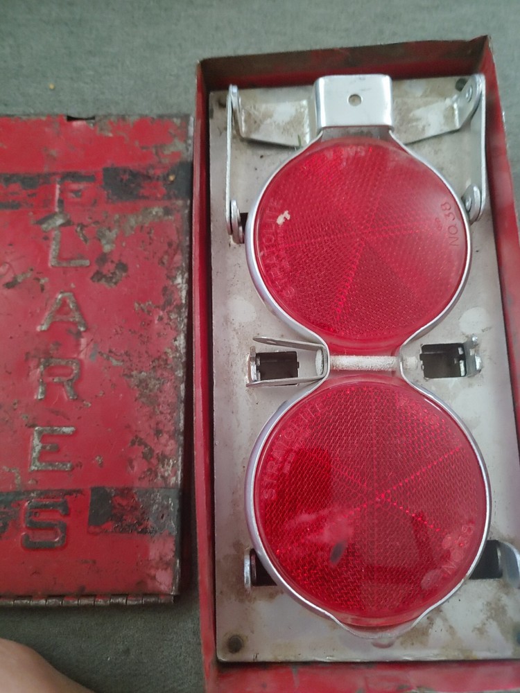 Roadside Emergency Safety Kit 3 Reflectors