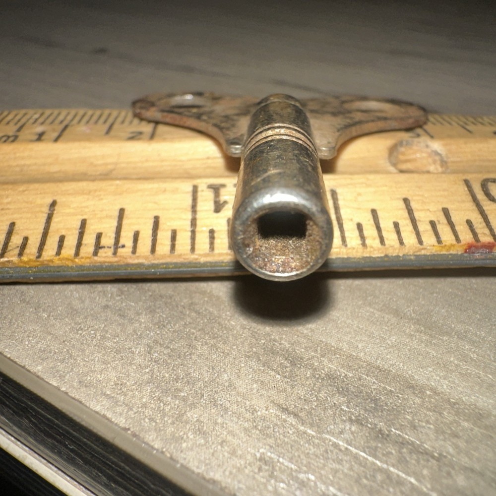 Antique Wind-Up Key Clock Key Unbranded Rusty #9