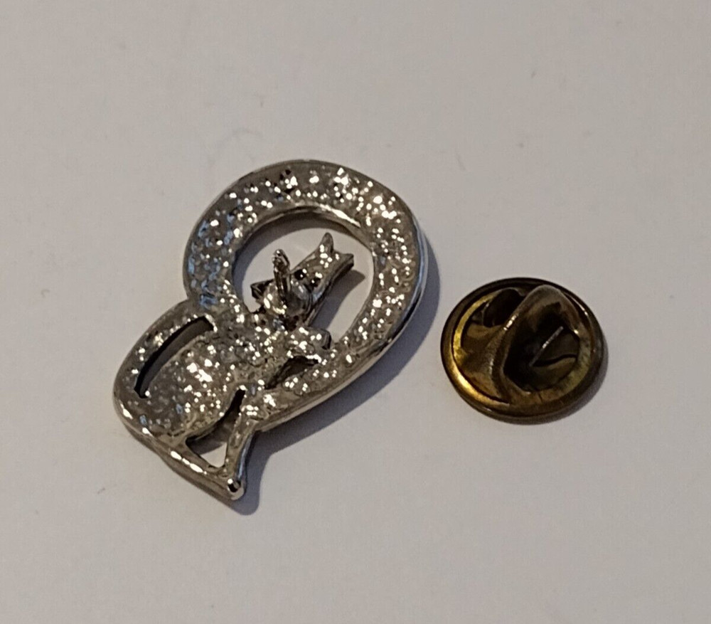Silvertone Howling Wolf Lapel Pin