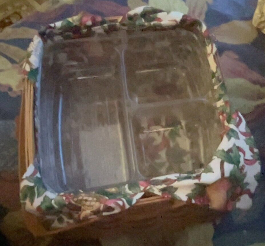 2000 Longaberger Basket. Cloth &Plastic Insert. Square. Original Tag in Center.