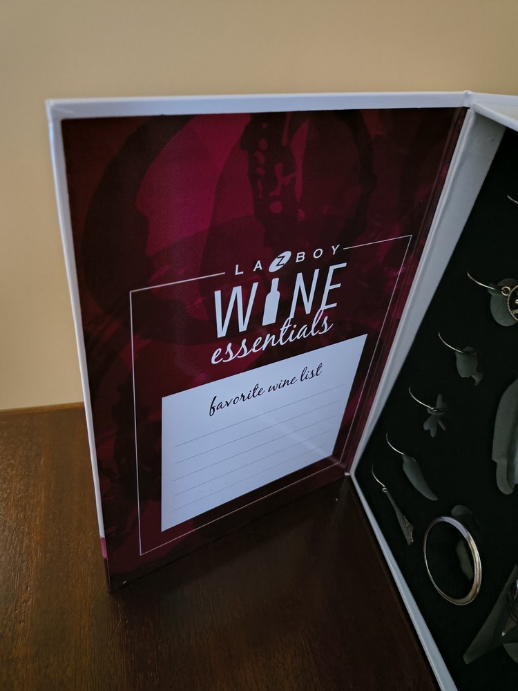 LazBoy Wine Essentials 10 Piece Gift Set