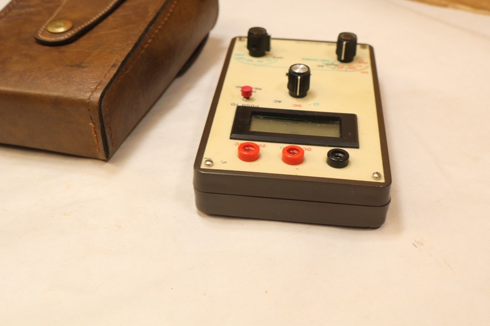 Model LC-4.5 Voltmeter by M.C. Miller