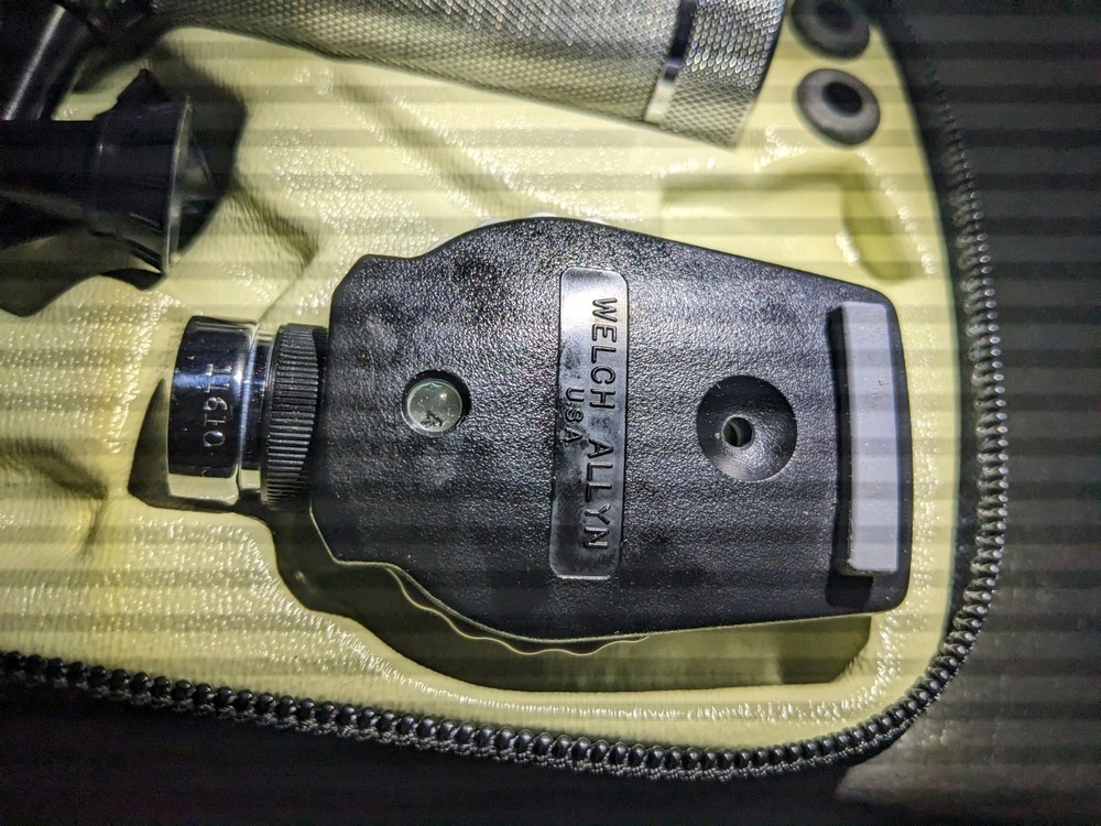 Welch Allyn Otoscope With Case