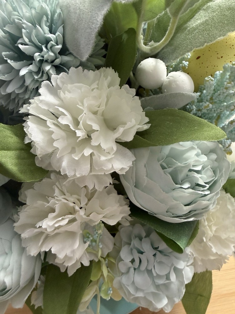 Easter Floral Arrangement – Measures 14 X 14“￼￼