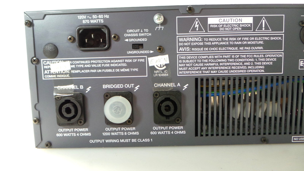 Electro-Voice EV Q66 2-Channel Power Amplifier Powers On, Working