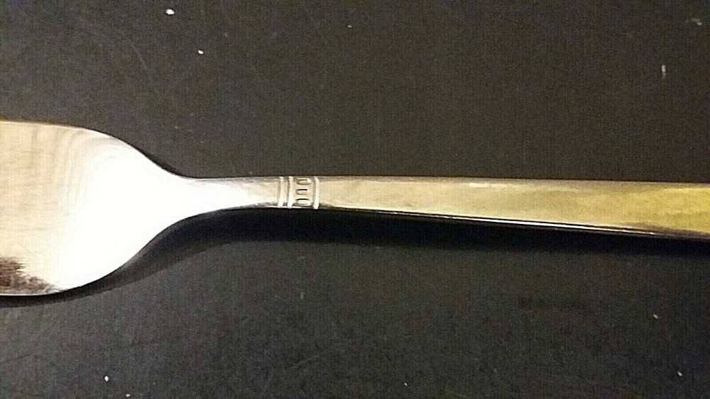 Oneida Vinland stainless salad fork 6 3/4"