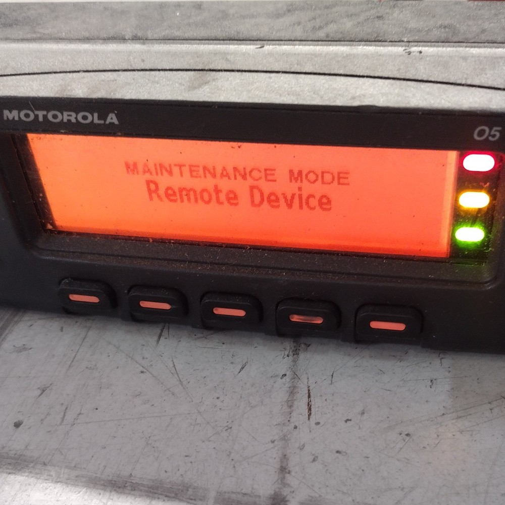 Motorola Control Head O5 - ONLY - Powers On - See Pictures - USED