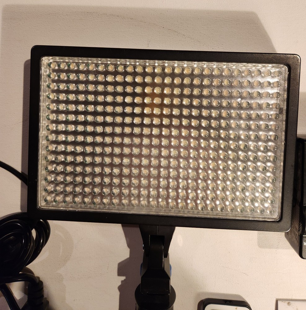 [Pro]Master Vari-Temp LED Light Panel for Camera / Camcorder model 2437
