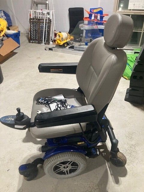 Pride Mobility Quantum 600 Power Chair / Mobility Chair