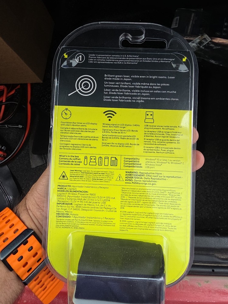 Logitech R800 Laser Presentation Remote Control - Black