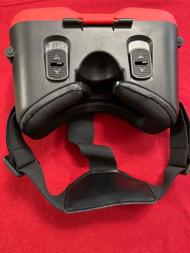 Virtual Reality VR Headset Tzumi Dream Vision with storage bag