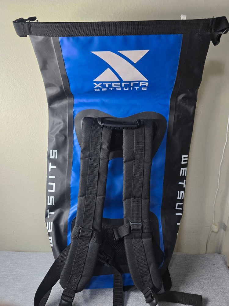 XTERRA WETSUITS Waterproof Backpack with Roll Top Closure Black Blue