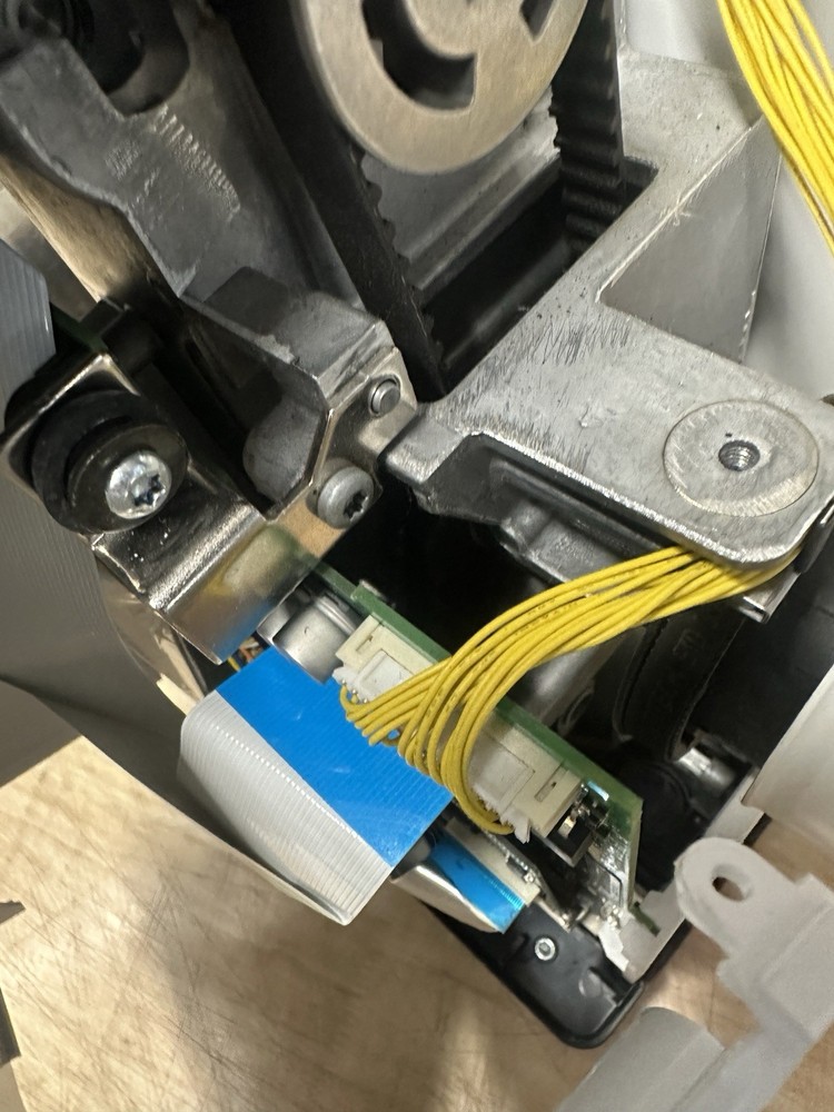 Bernina 820 Computerized Sewing Machine For Parts Only(read)