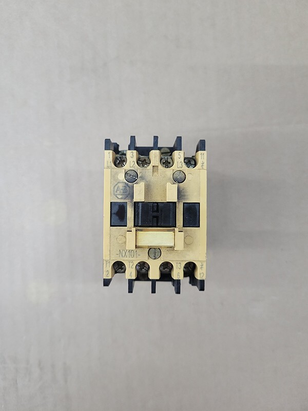 Allen Bradley Contactor 100-NX101D [USED]