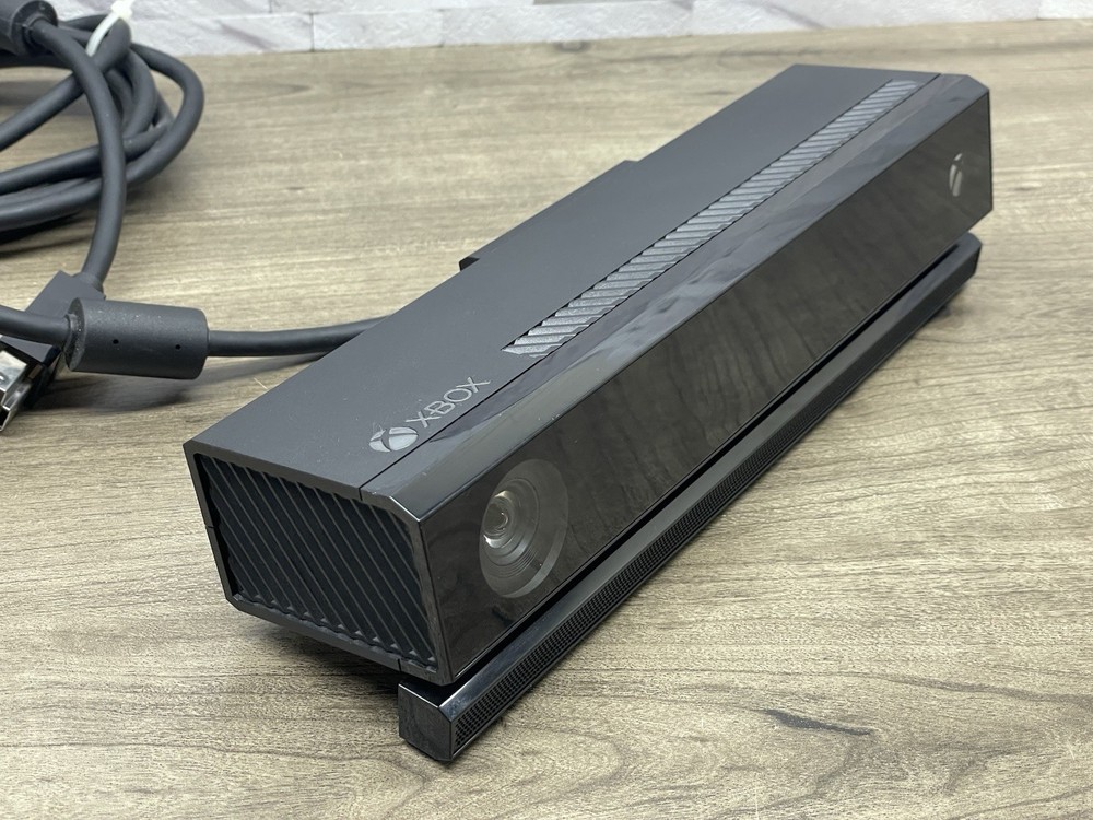 Microsoft Model 1520 Xbox One Kinect Camera Motion Sensor Bar Used Black