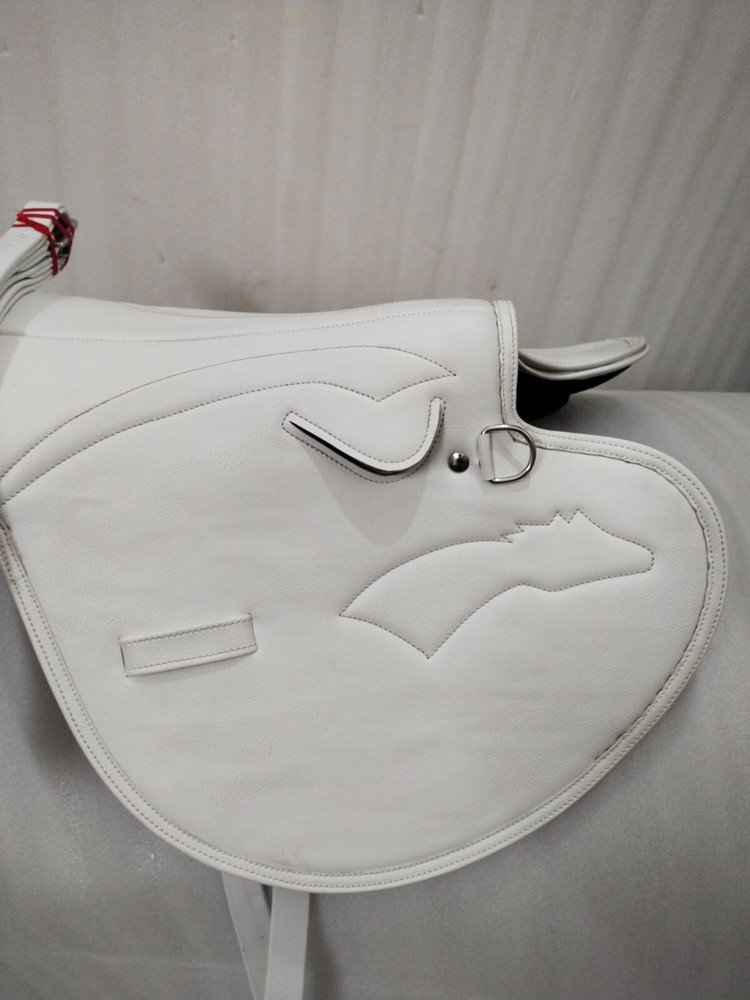 White Synthetic Race Exercise Tack Saddle Light Weight With Stirrup & Strap.