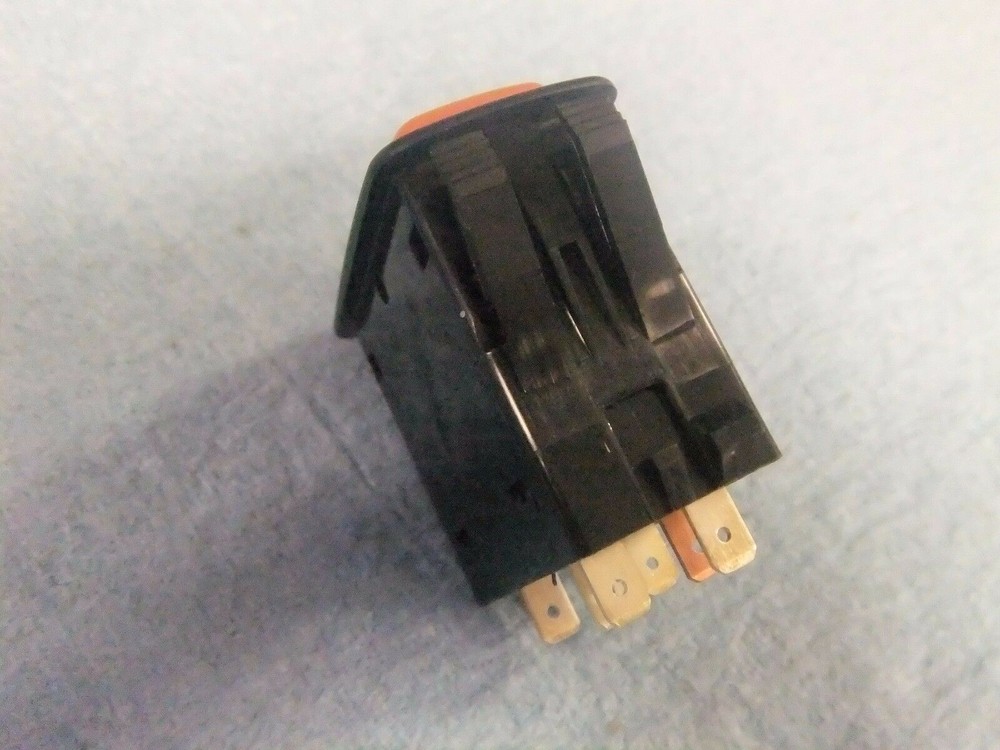 Amber Caution Freightliner Switch Indicator Light - P/N A06-86377-507