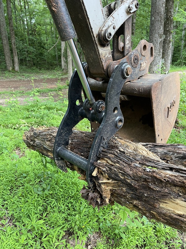 Takeuchi TB240 Pin On Hydraulic Thumb Clamp Grapple Kit