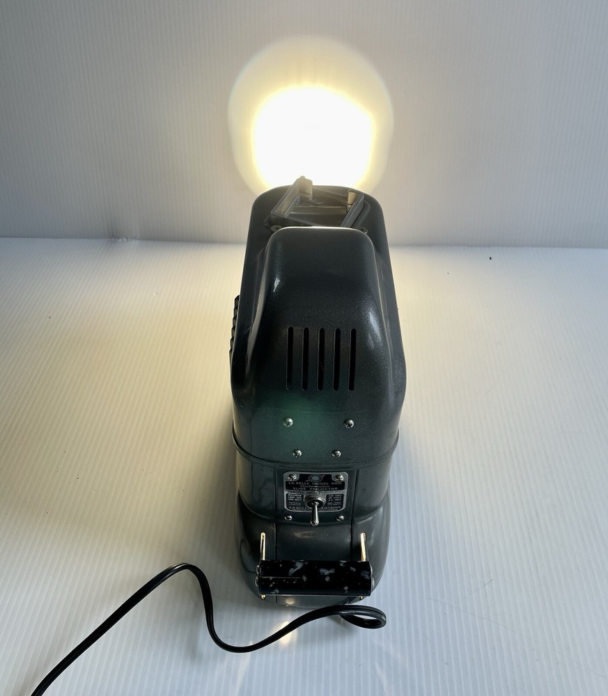 Vintage La Belle Model 500 Automatic Slide Projector, Powers On