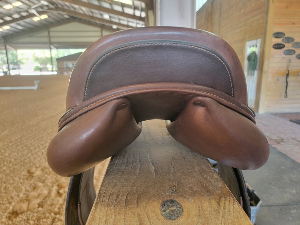 17.5″ Dover Circuit Premier Victory RTF Saddle *Adjustable*