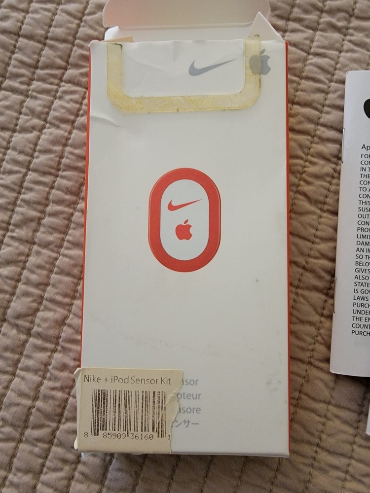 Nike+ iPod Sensor A1193 FREE Case