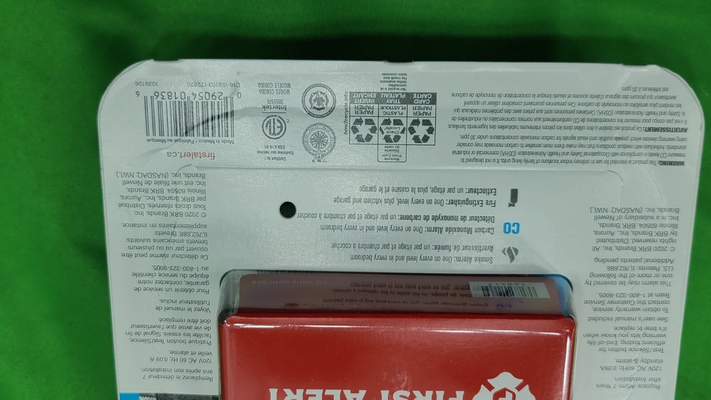 FIRST ALERT C0600 Plug-In Carbon Monoxide Detector