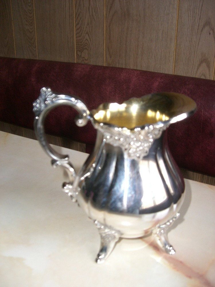 BAROQUE WALLACE SILVERPLATE PITCHER PATTERN 284 W/GOLD WASH