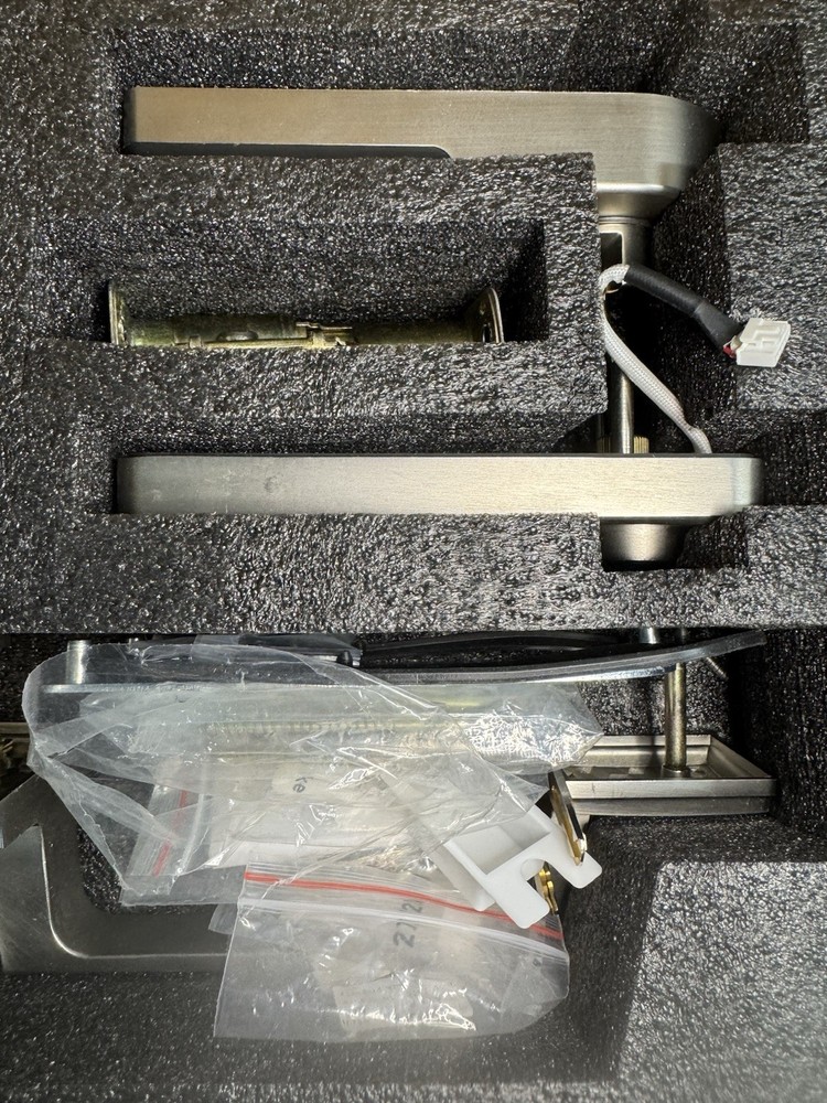Smart door handle/lock Set Biometric Deadbolt BD-1 Silver/black Open Box