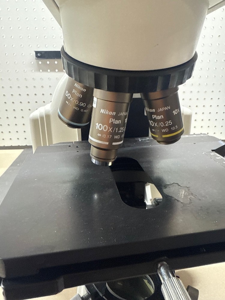 Nikon Eclipse E400 Microscope