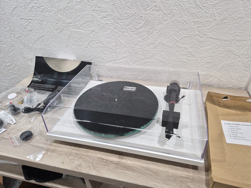 Pro-Ject - T2 Turntable - Satin White