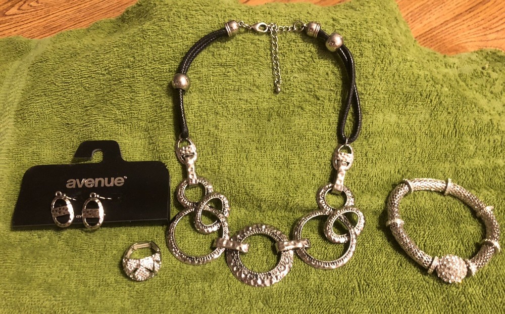 Avenue Necklace, Bracelet, Earings & Ring