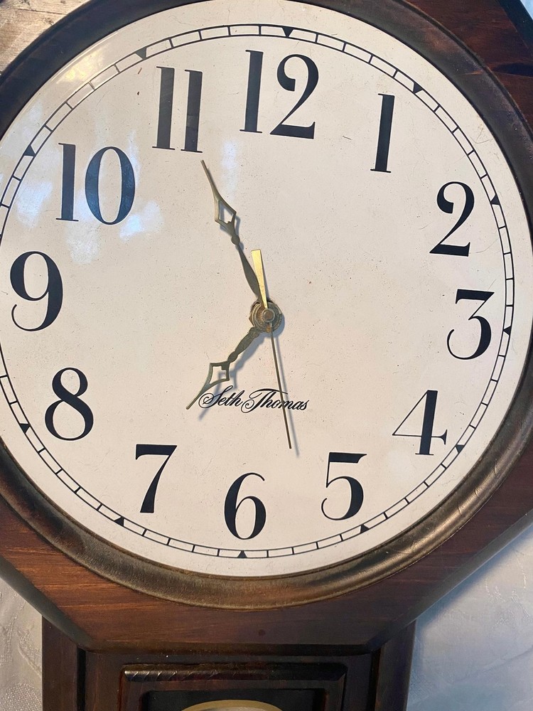 Vintage Seth Thomas Oak Hanging Wall Clock