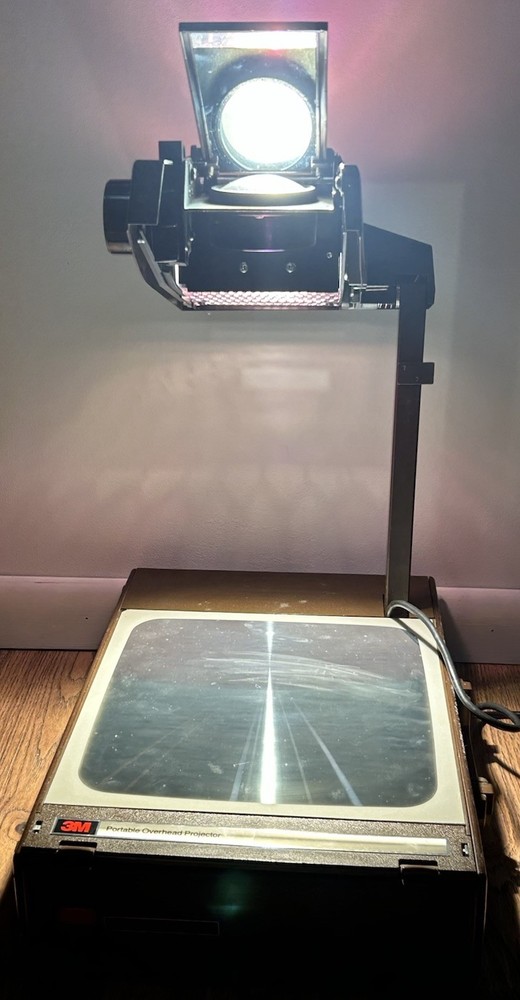 Vtg 3M Visual Systems 2000 AG Portable Overhead Transparency Projector WORKING