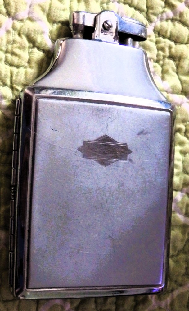 Ronson Mastercase Cigarette Lighter With Built-In Cigarette Case