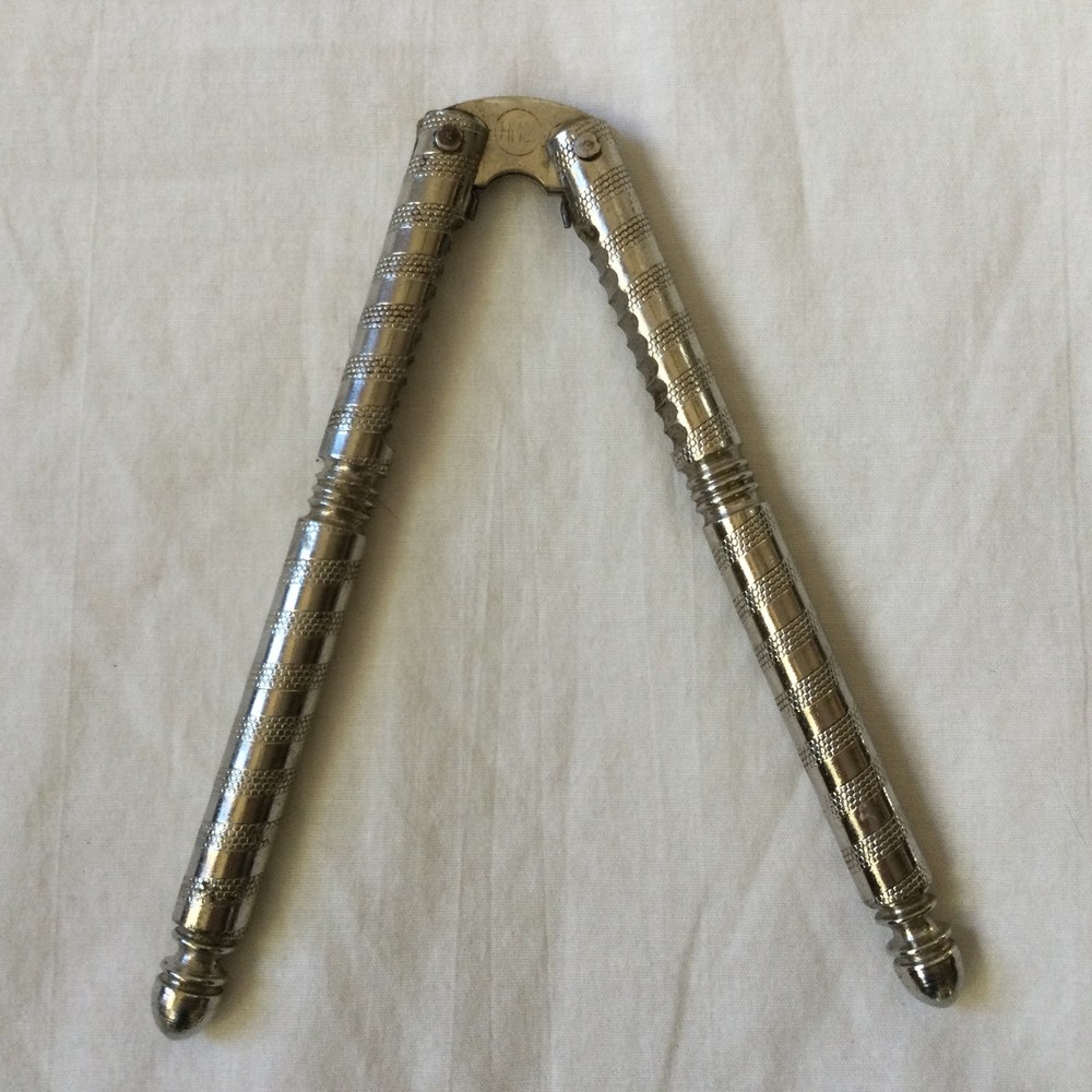 HMQ Nutcracker Walnut Pecan Seafood Shellfish Metal Cracker Tool