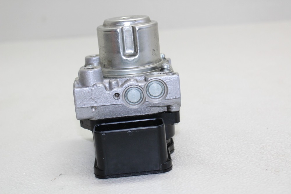 10-14 TRIUMPH ROCKET III ROADSTER ABS PUMP UNIT MODULE