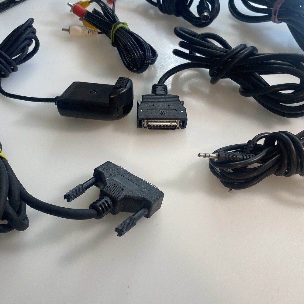 InFocus LP400 800x600 Projector 📽️ Untested Powers 🆙 and runs za3