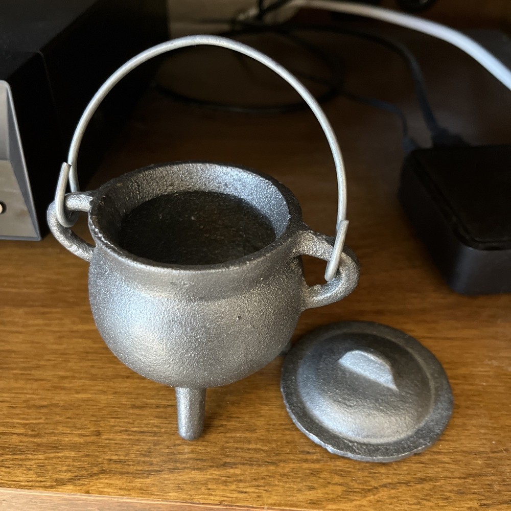Mini Cast Iron CAULDRON with Lid 3"
