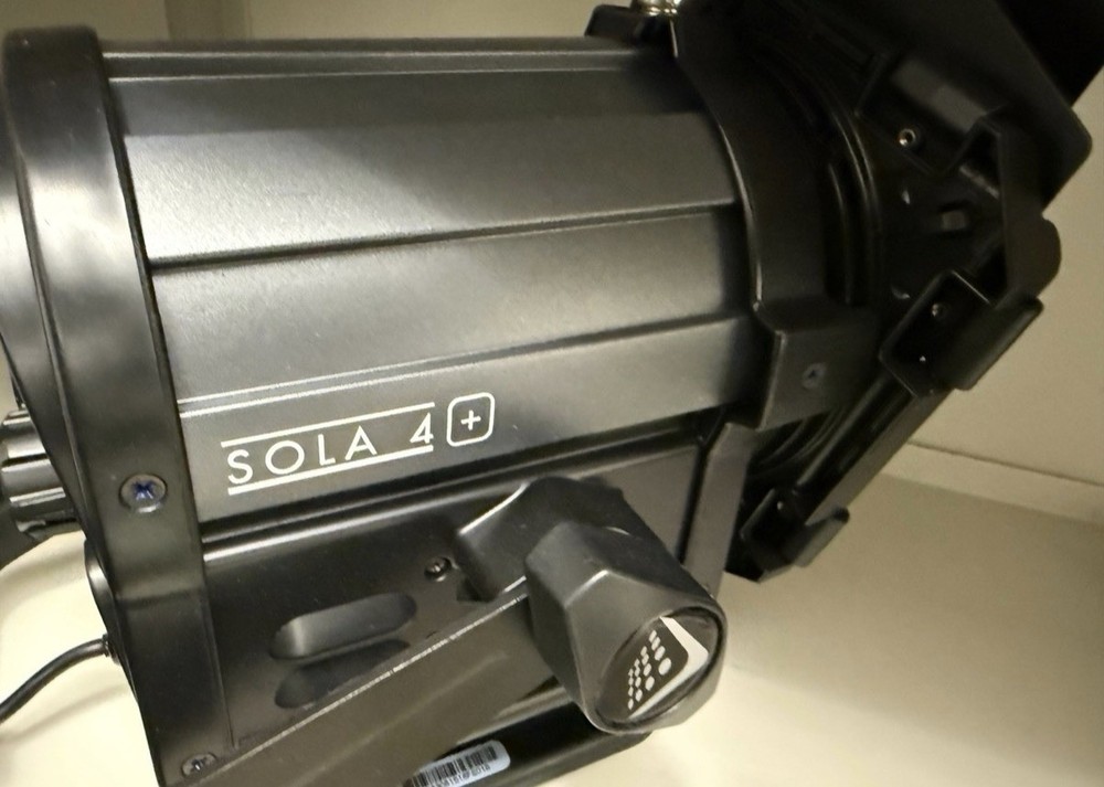 Litepanels Sola 4+ LED Studio Lighting Adjustable Barn Doors AC-Powered