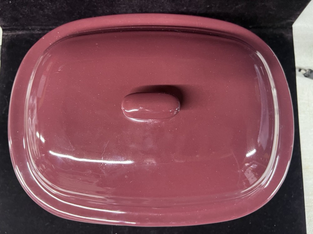 Pampered Chef Cranberry 3.1 Qt Deep Covered Stoneware Baker