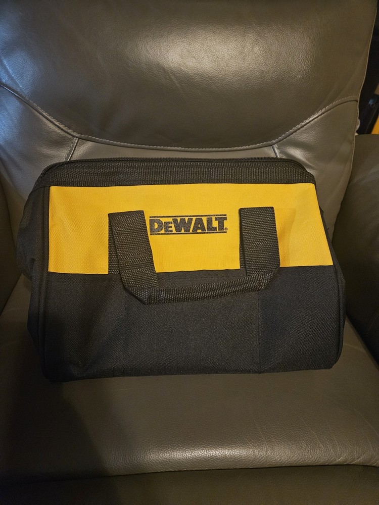 DEWALT Heavy Duty medium size tool bag